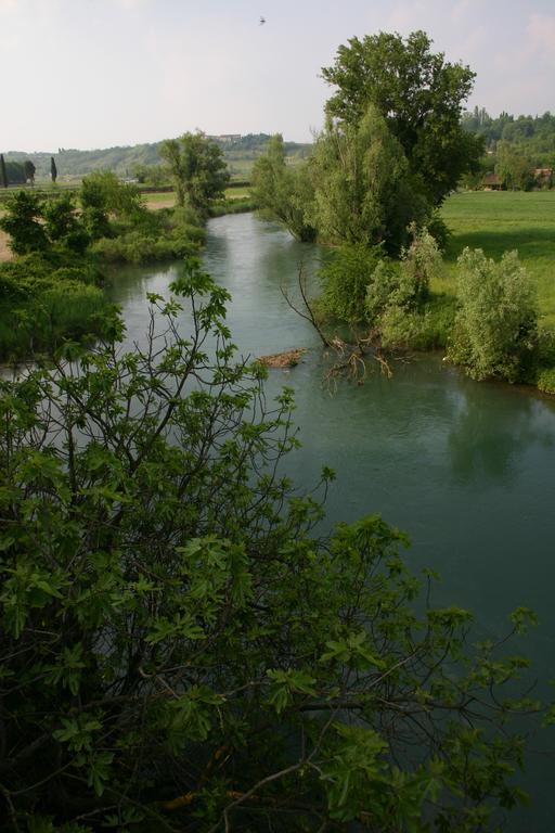 Гостевой дом Agriturismo Gian Galeazzo Visconti Валеджо-суль-Минчо Экстерьер фото